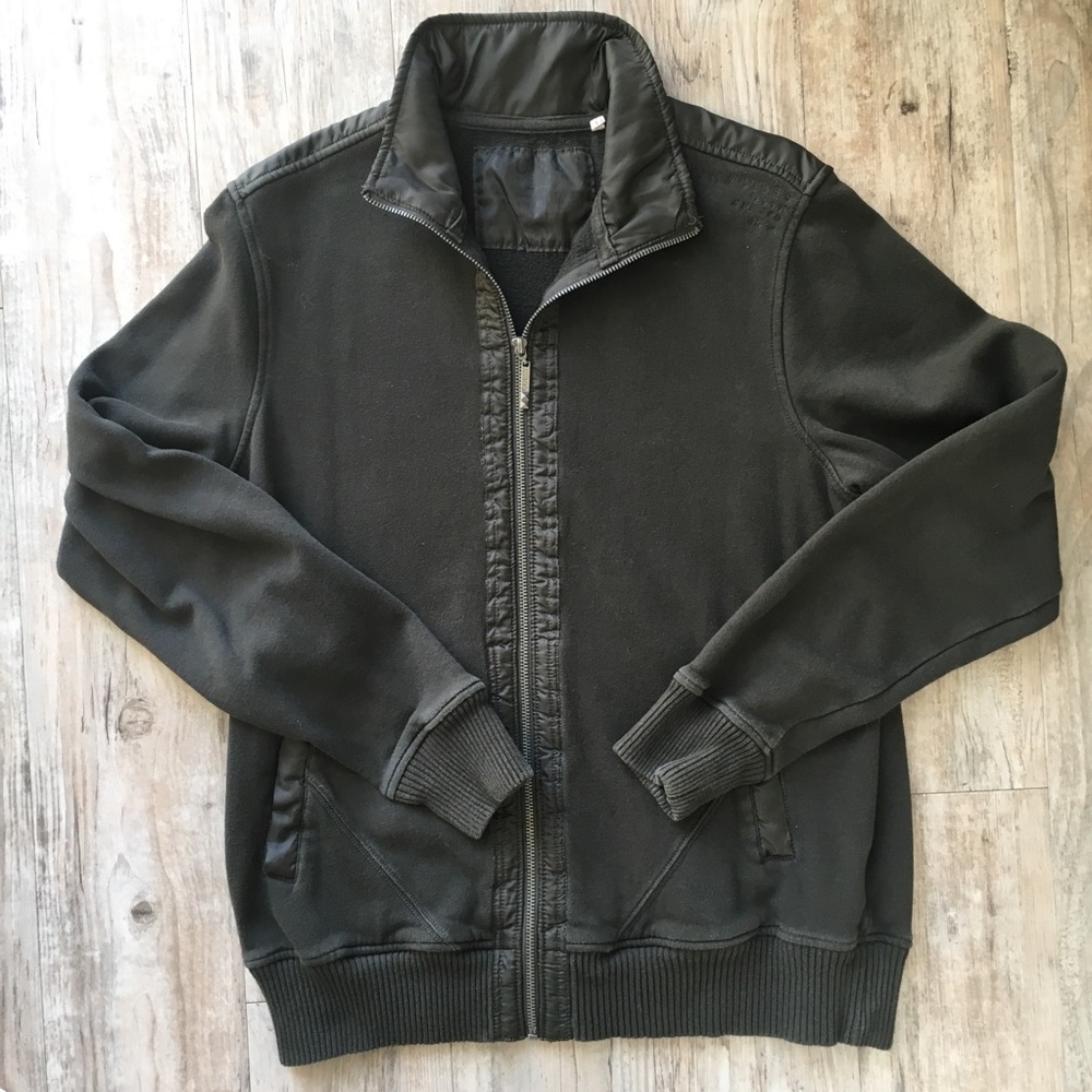 Men’s Guess zip up sweater